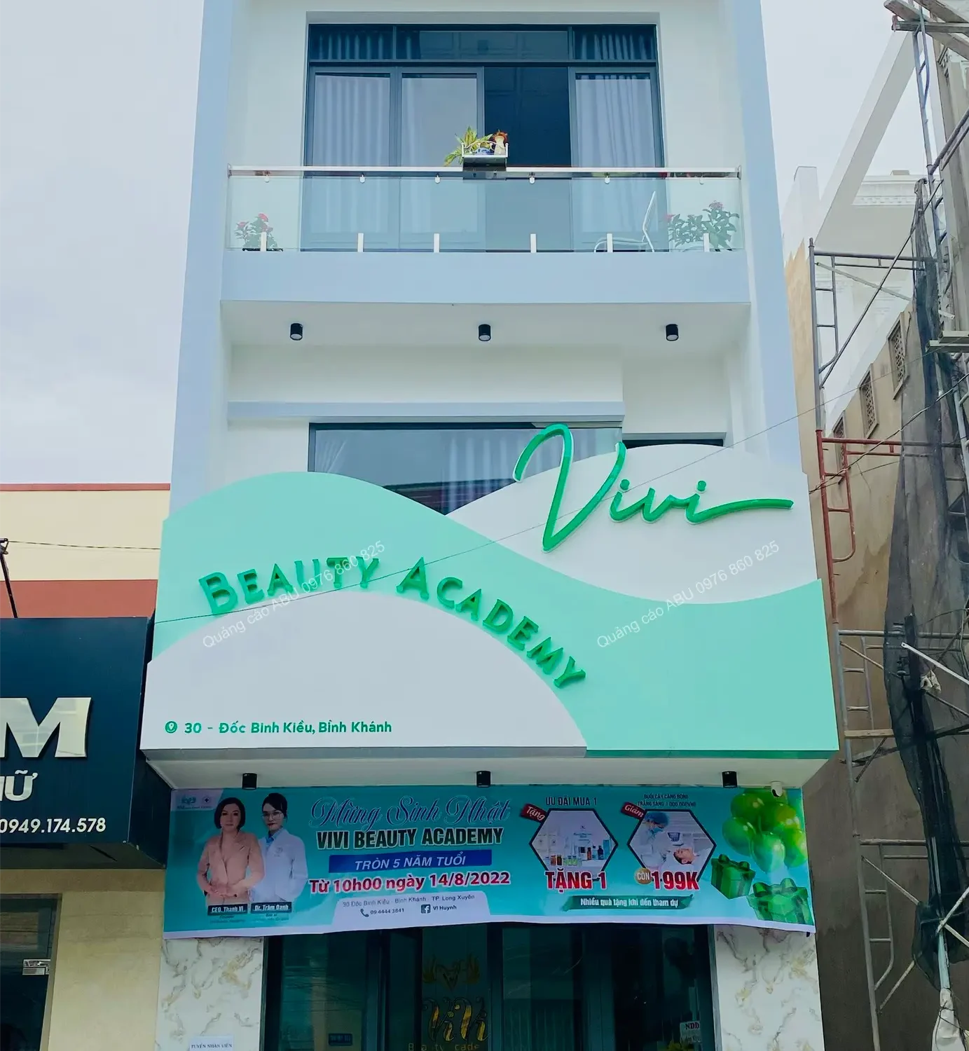 Mặt dựng alu cho ViVi Beauty Academy