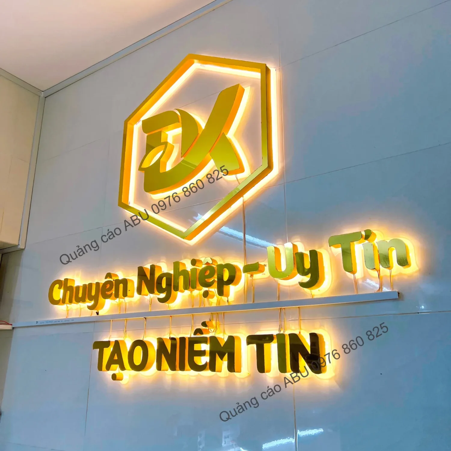 Chữ dán vách tiệm điện thoại Đăng Khôi, Thiên Bảo