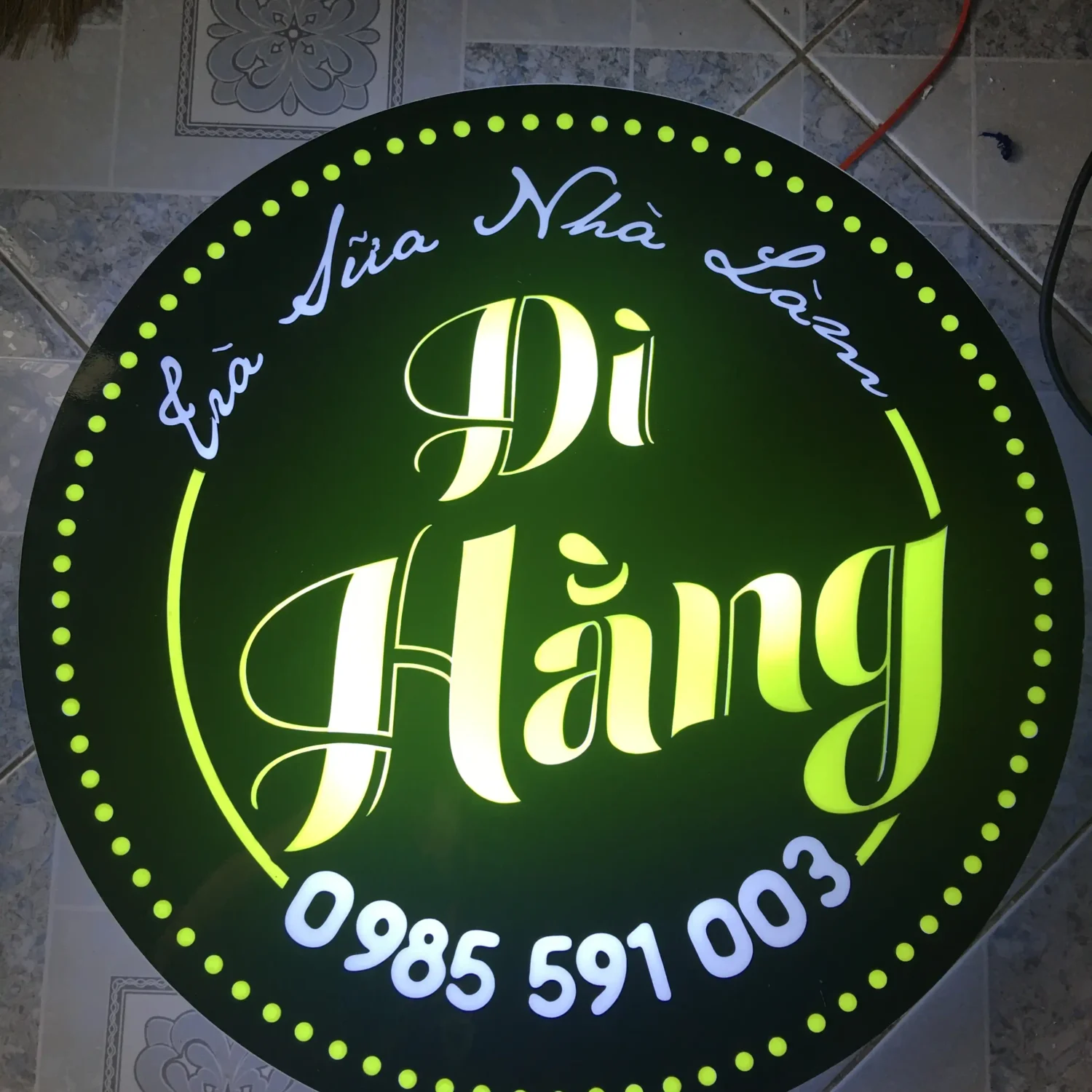 Bảng hộp đèn trà sữa nhà làm Dì Hằng
