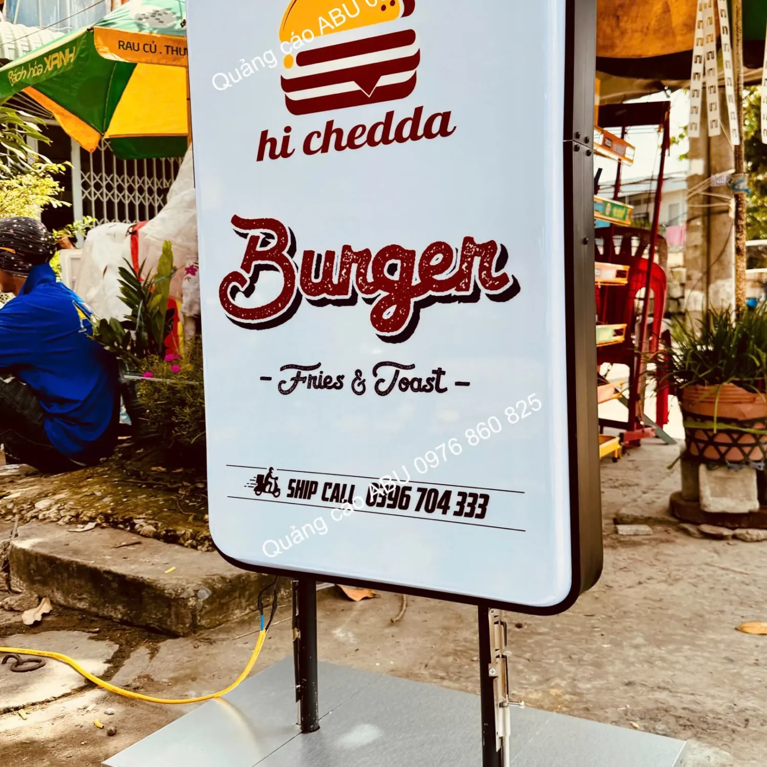Bảng đứng Hi Chedda Burger