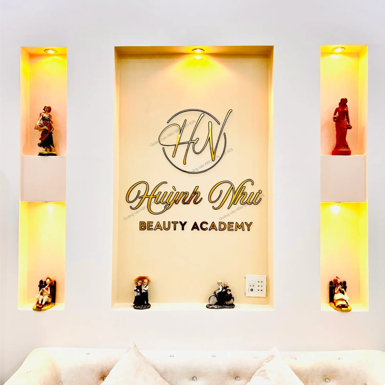 Chữ decor vách Huỳnh Như Beauty Academy