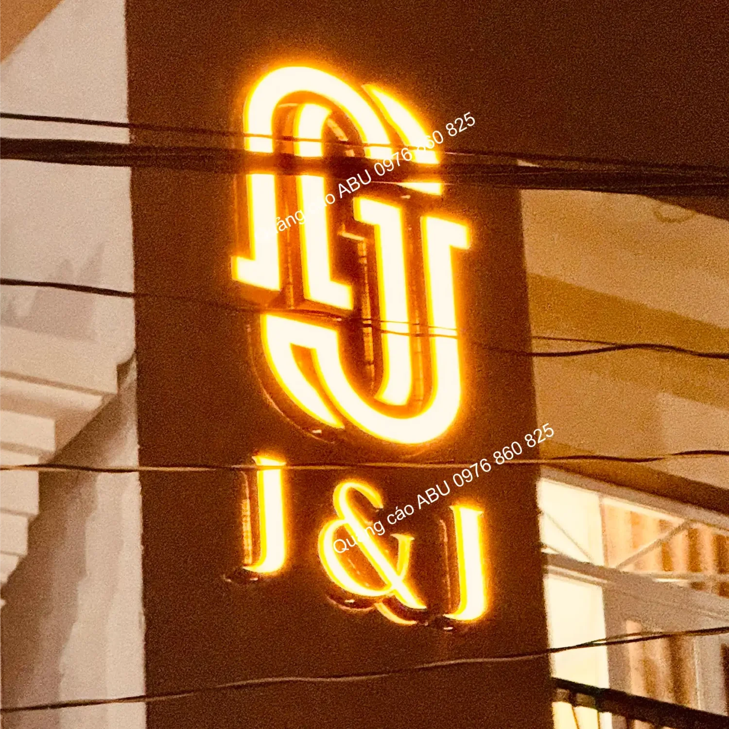 Logo nổi J AND J