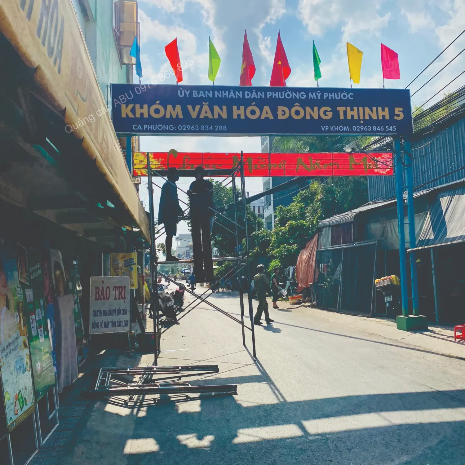 Bàn giao bảng hiệu cổng KHÓM VĂN HOÁ ĐÔNG THỊNH 5
