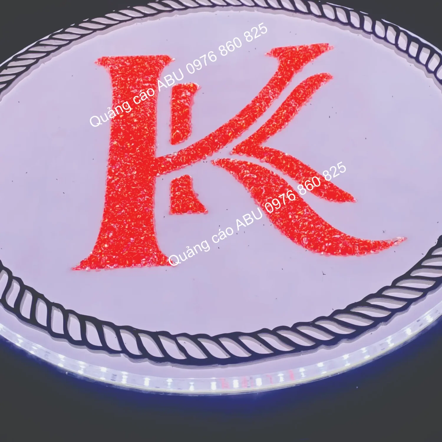 Hộp đèn treo logo viện thẩm mỹ Kim Khuyên