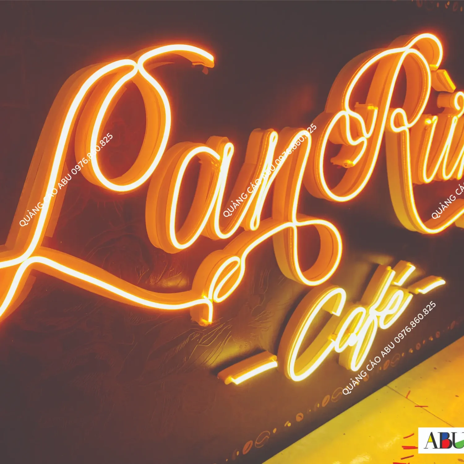 Đèn led neon chữ và logo cho quán cà phê Lan Rừng