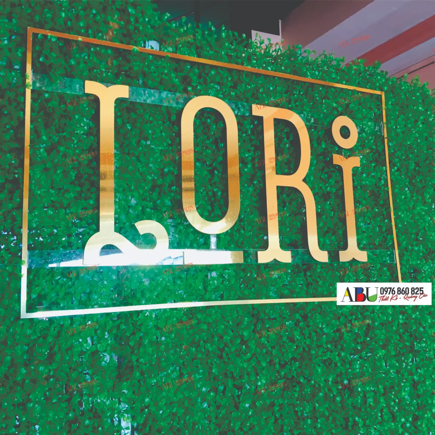 Chữ dán vách Spa & Cosmetic LORI