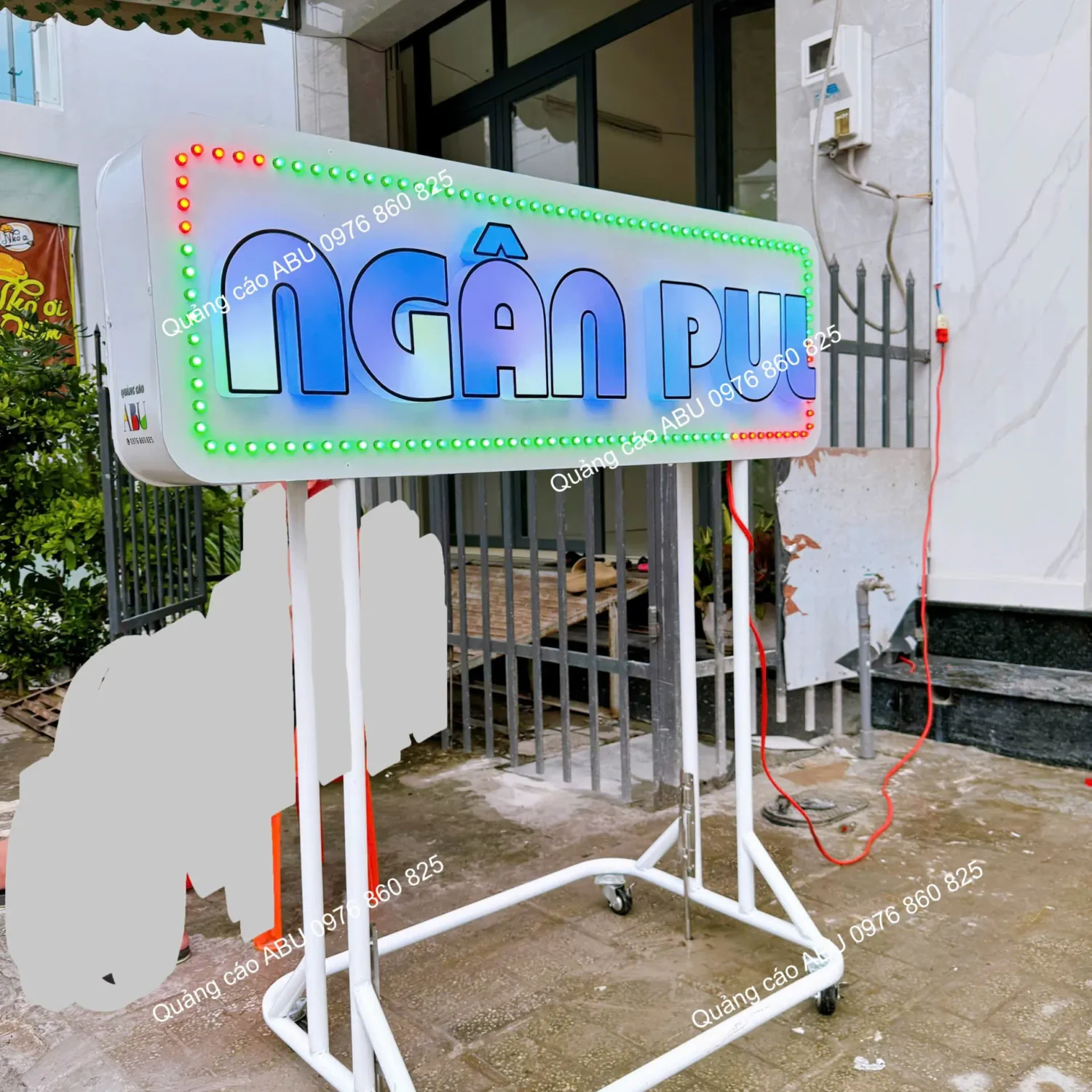 Bảng đèn đứng Ngân Pul Store