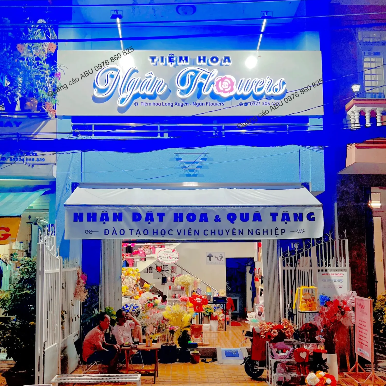 Bảng hiệu đèn cho cửa hàng Ngân Flower