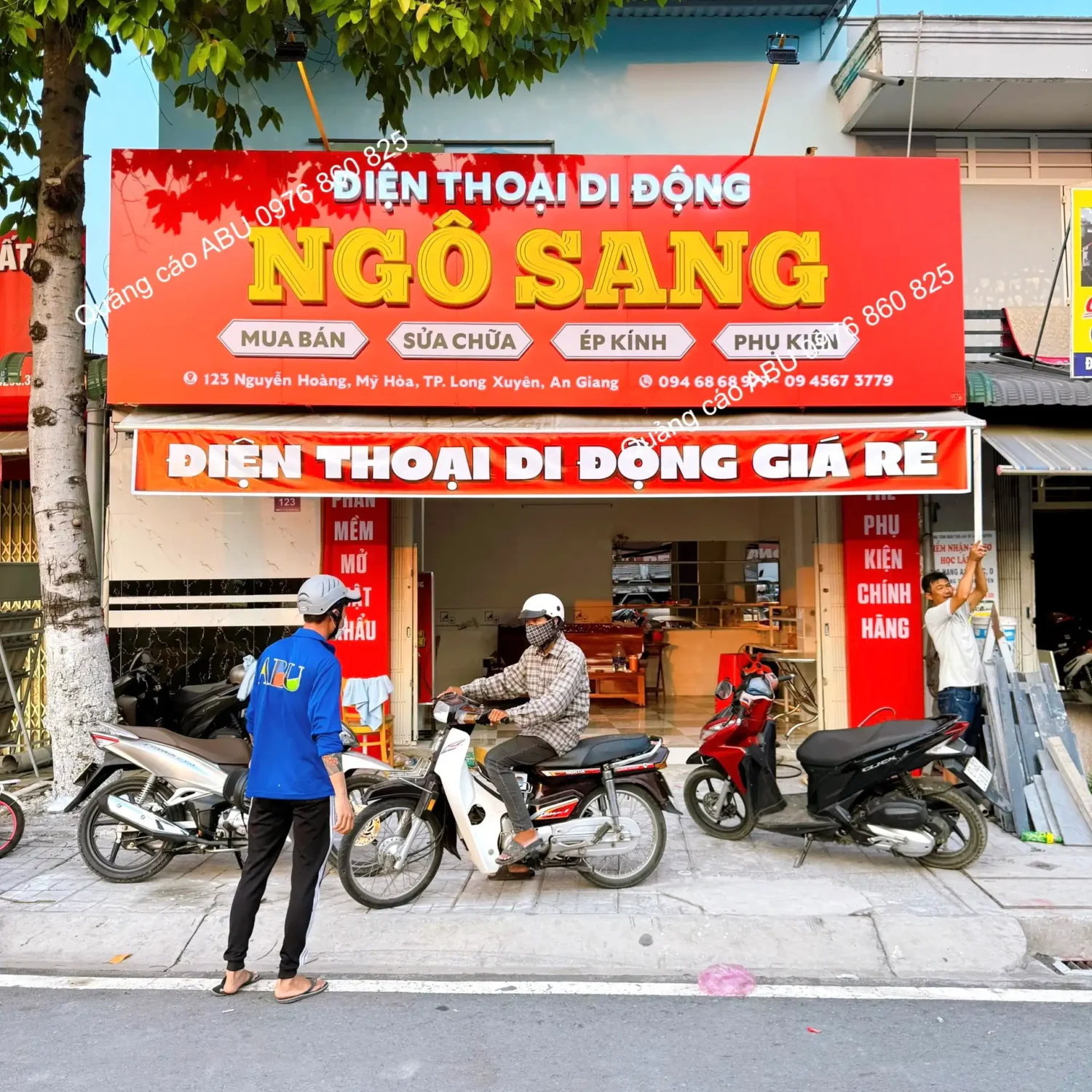 Bảng hiệu mặt tiền cửa hàng điện thoại di động NGÔ SANG