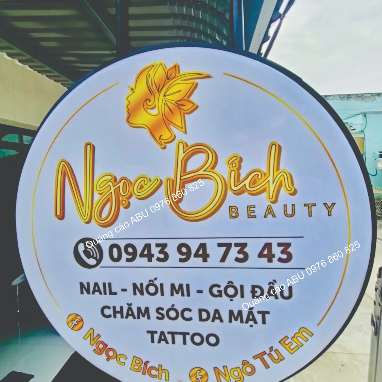 Hộp đèn vẫy Ngọc Bích Beauty