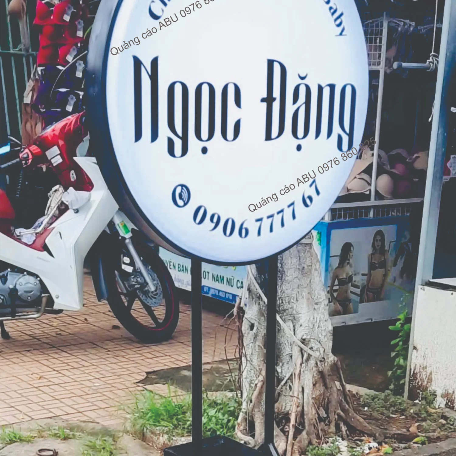 Bảng đèn đứng cho shop thời trang NGỌC ĐẶNG