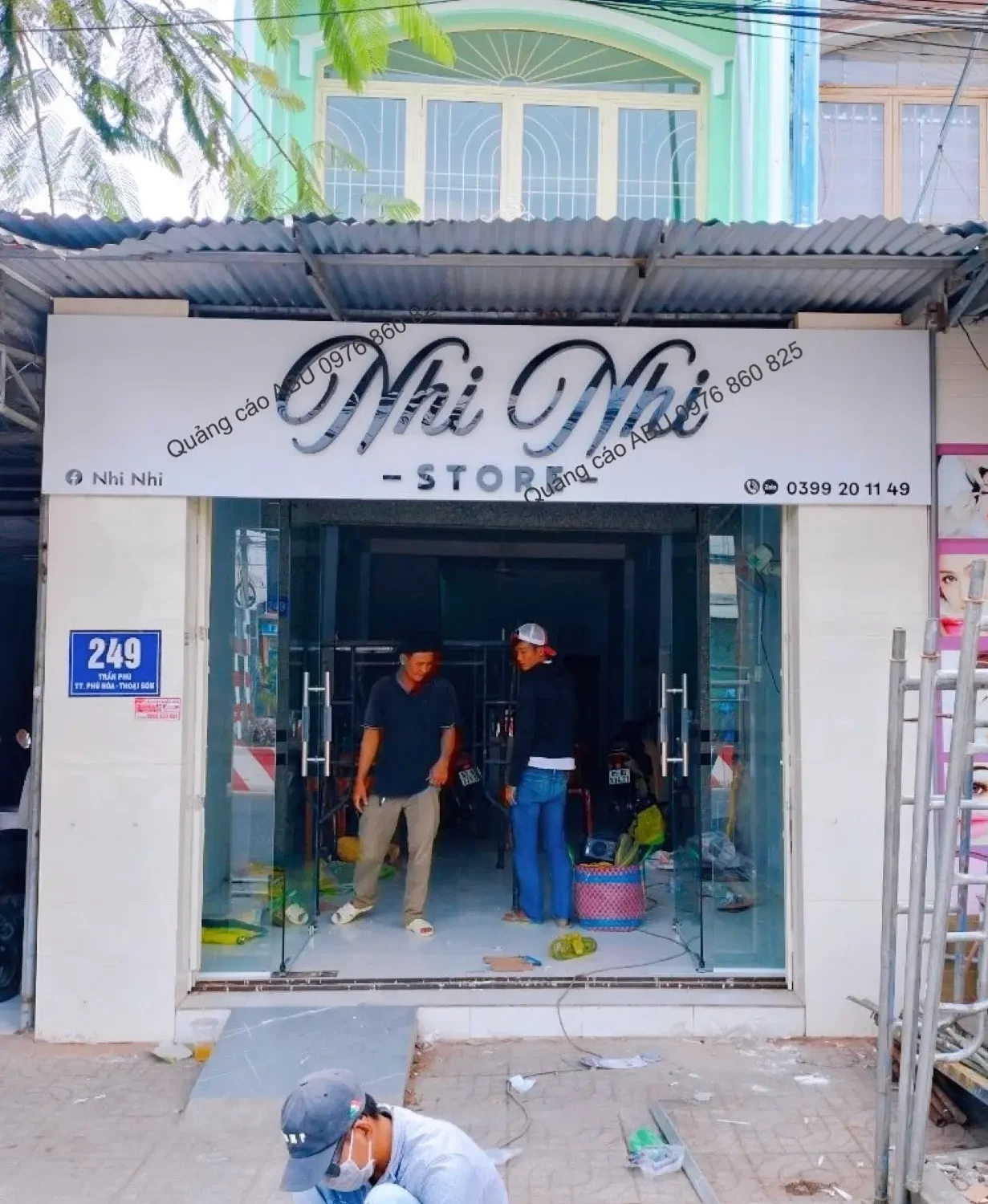 Bảng hiệu mặt tiền Nhi Nhi Store