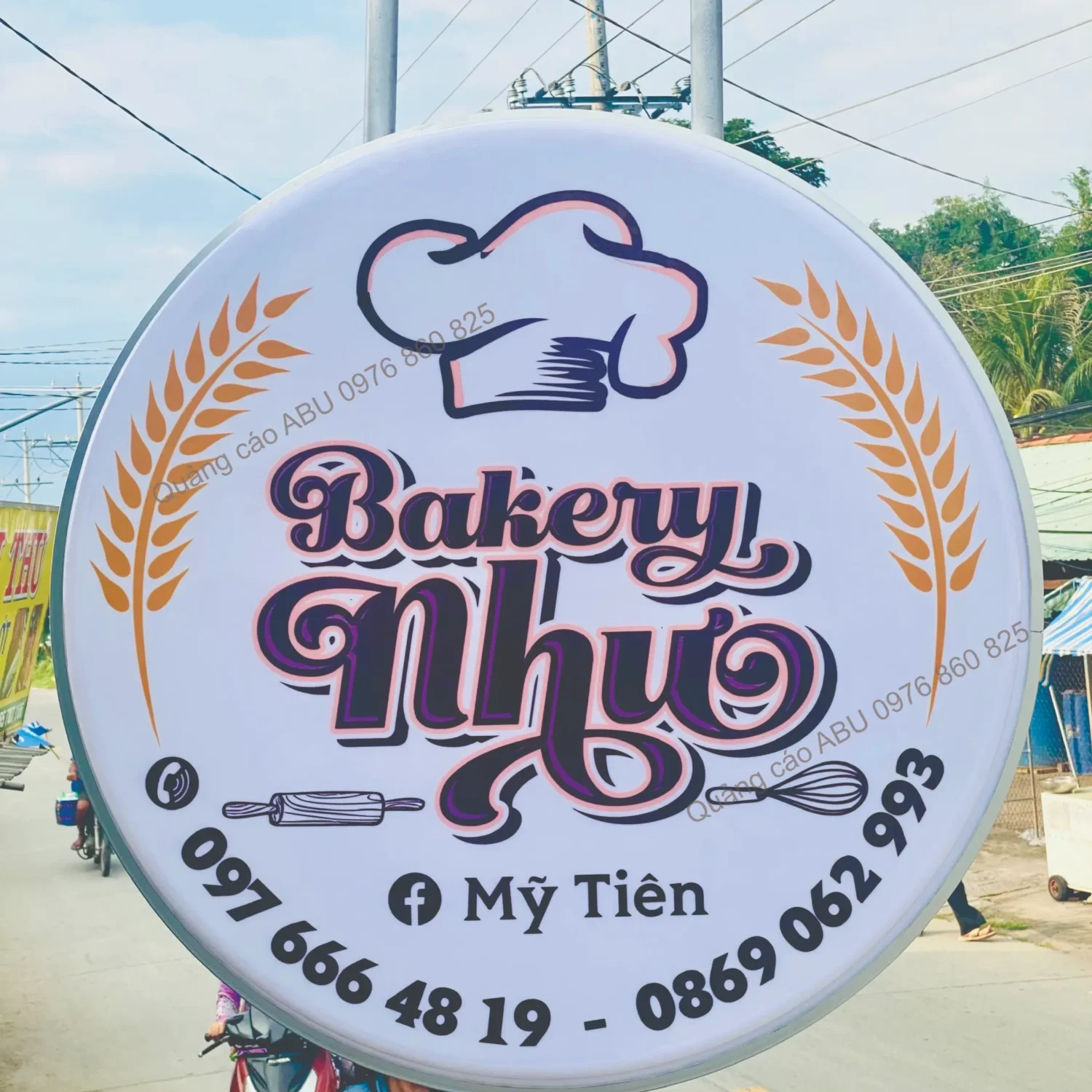 Bảng hộp đèn vẫy tiệm Bakery Như