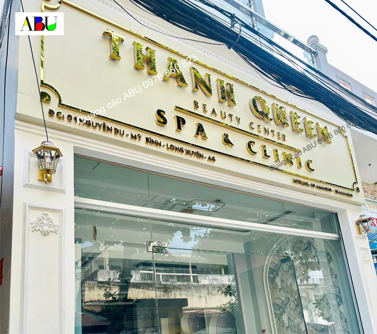 Bàn giao bảng hiệu cho beauty center THANH QUEEN