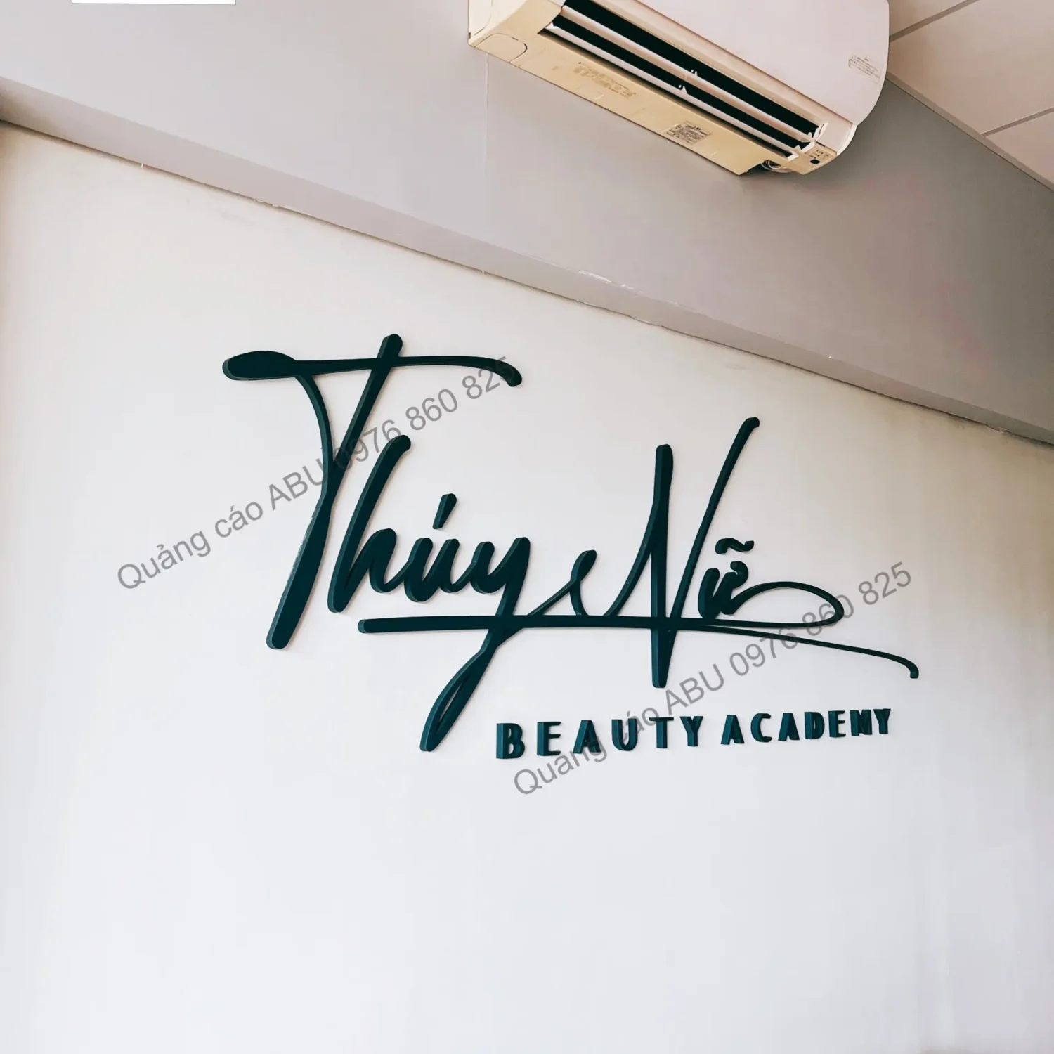Chữ trang trí vách Thuý Nữ Beauty Academy