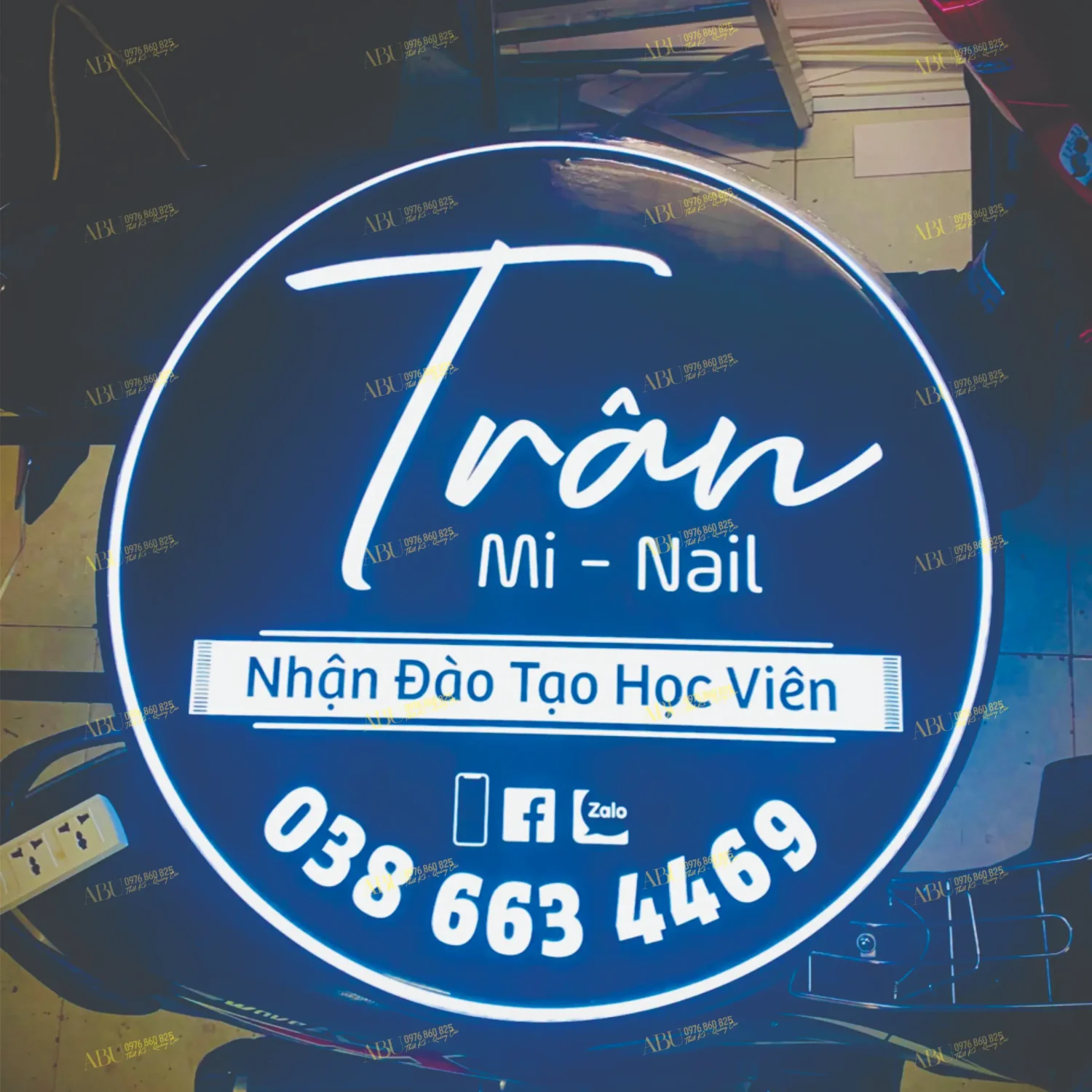 Hộp đèn TRÂN mi, nail