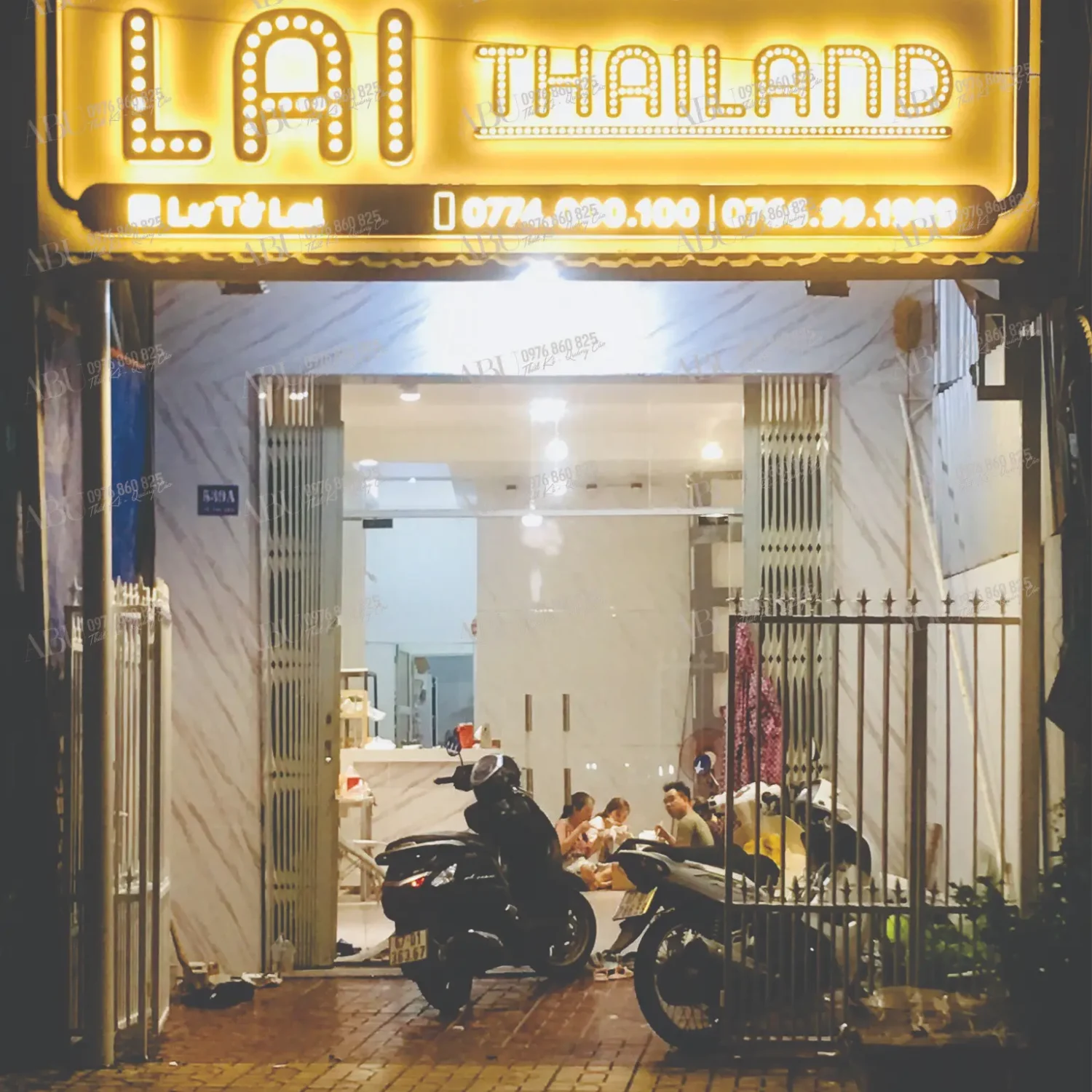Bảng hiệu đèn cho cửa hàng Lai ThaiLand