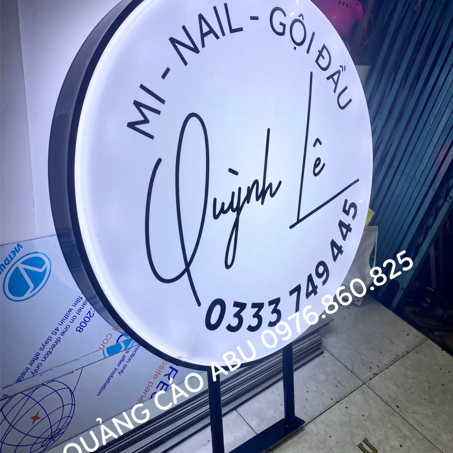 Hộp đèn vẫy mi, nail, gội đầu - Quỳnh Lê