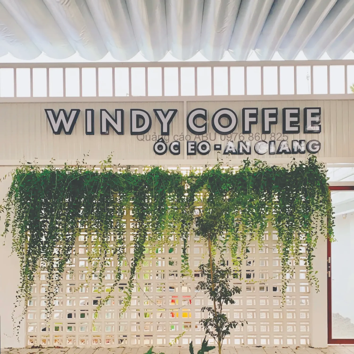 Chữ nổi trang trí không gian cho Windy Coffee