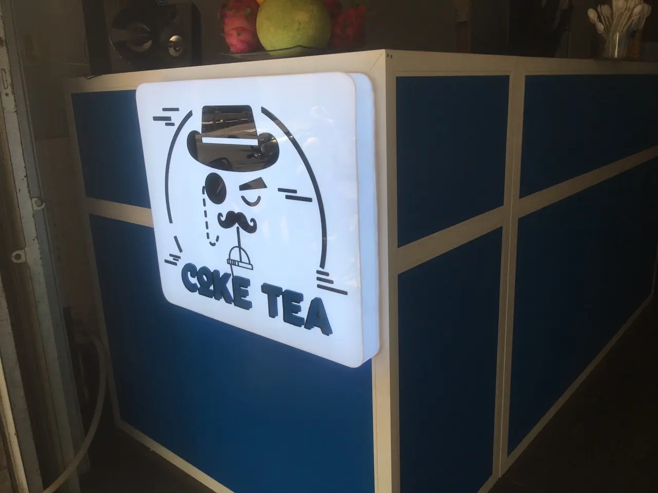 Hộp đèn treo quầy Coke Tea