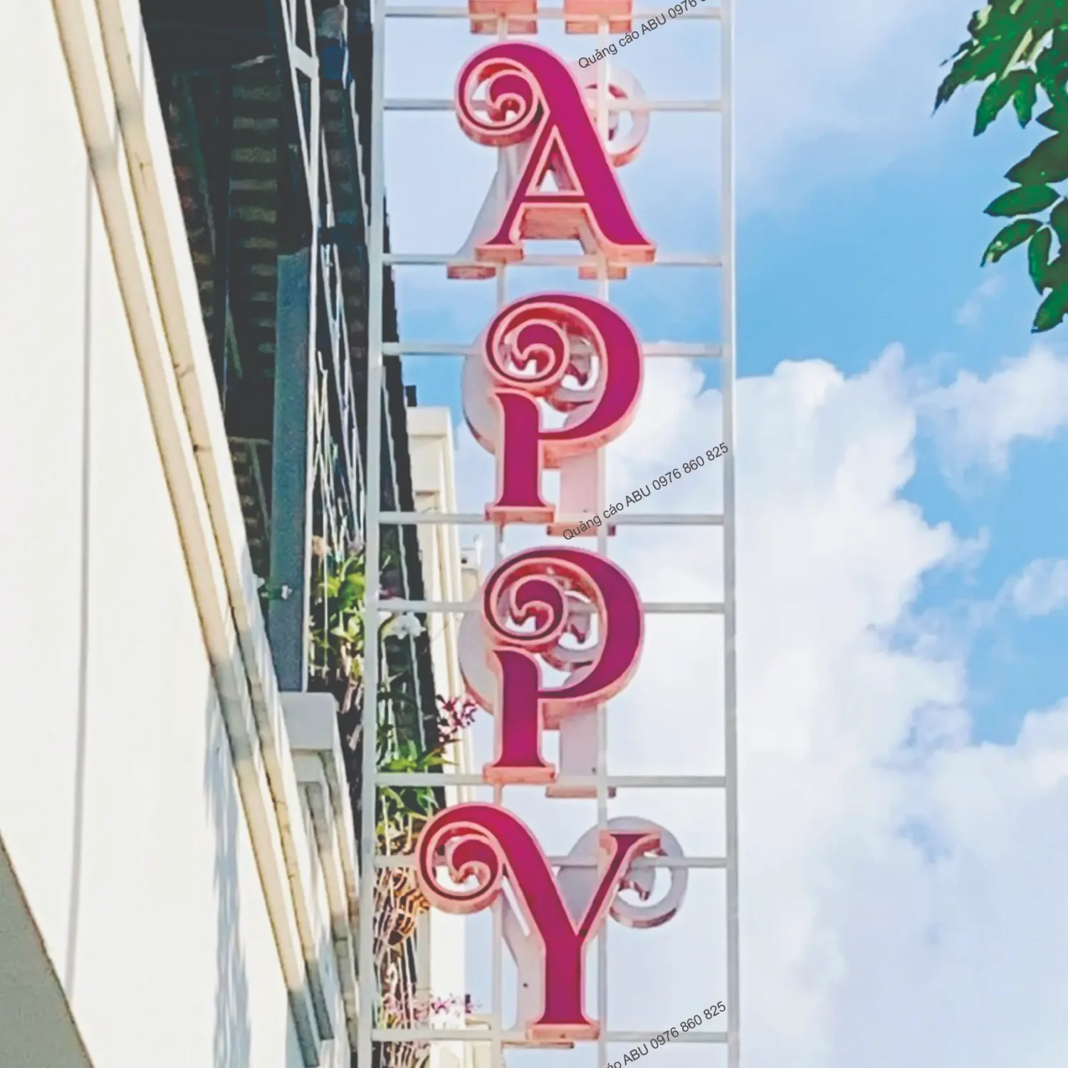 Chữ nổi HAPPY Beauty Spa