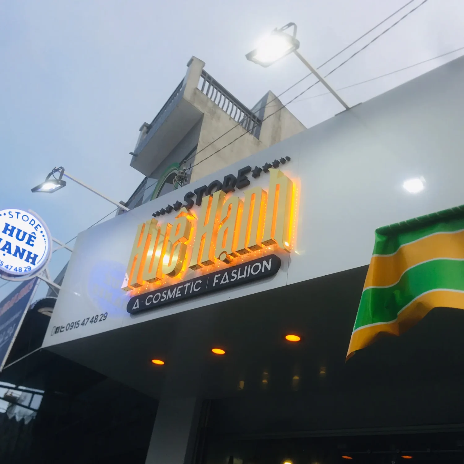 Bảng hiệu Cosmetic, Fashion Huê Hạnh